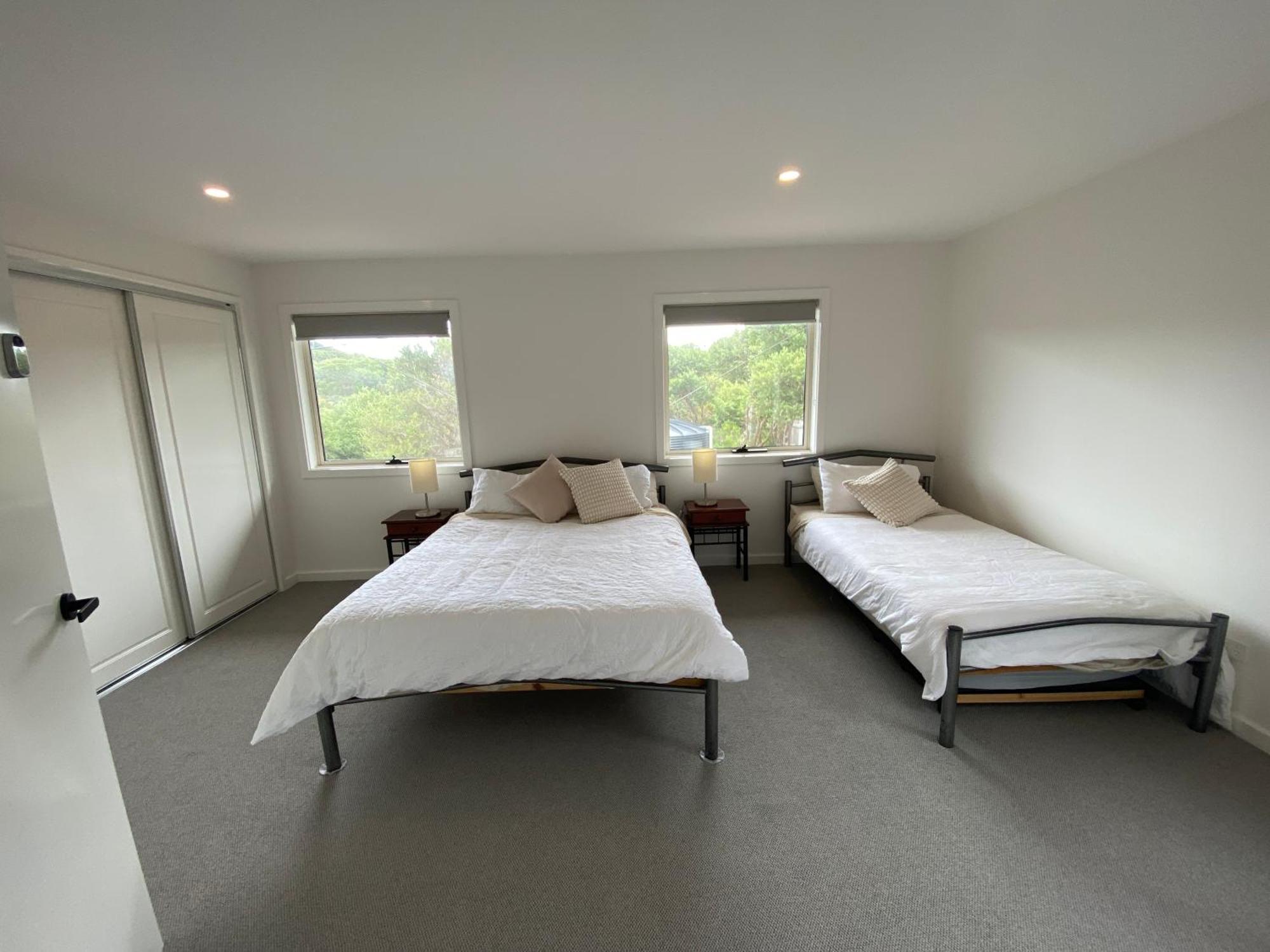 Sandy Point Beach Escape 2 Bedroom Apartment Екстер'єр фото